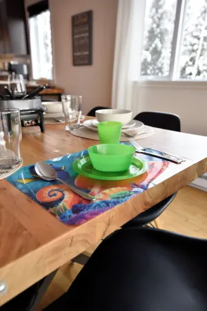 4-BR Cottage River View, Hot Tube & Games Отели рядом с достопримечательностью «Le Massif de Charlevoix»