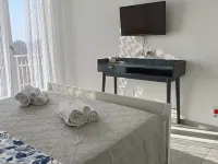 Apartment with sea-view balcony from which to admire magical sunrises. Hotels in Castro di Lecce