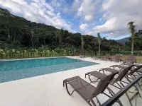 House with 4 bedrooms in the best gated community in Maresias, 150 meters from the beach.