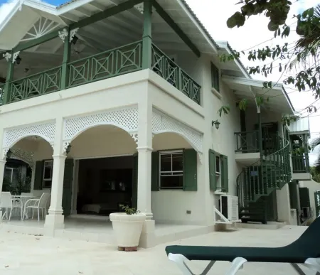 Beachfront Bliss - Stunning 3-Bedroom Villa on Barbados’ West Coast