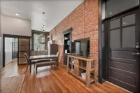 A Cleveland Modern and Historic Apartment