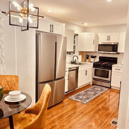 Cozy Modern Luxury 3 BDR Condo near NYC WiFi, free parking in lovely East Orange Отели в г. Ист-Оранж