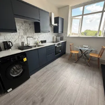 1 Bed Flat - Sleeps 2 - Pets - Parking - Wifi