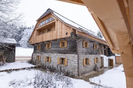 The forester's lodge - historic farm with sauna & pond in the middle of a forest clearing