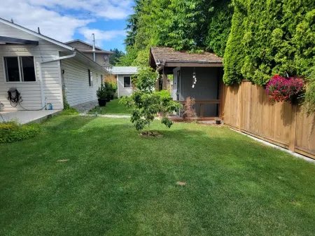 Homey Place in Sechelt , close to town and beaches