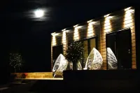 Phoenix Lodge - 2 ensuite bedrooms, lakeside view