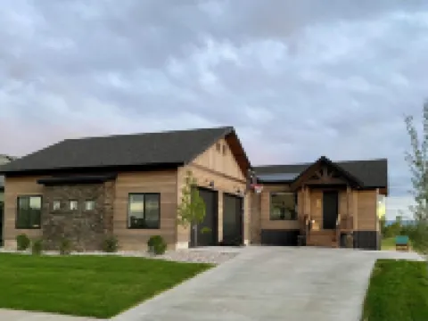 Newly Built 4 Bedroom House Centrally located in the Heart of Teton Valley Hotels in Driggs