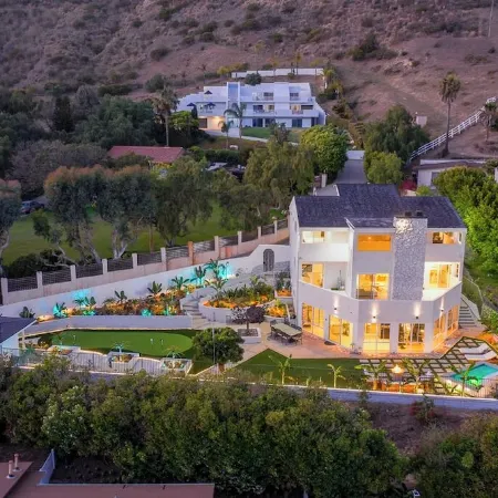 NEW!!! Ocean View Malibu Modern Home w/ Mini Golf & Spa