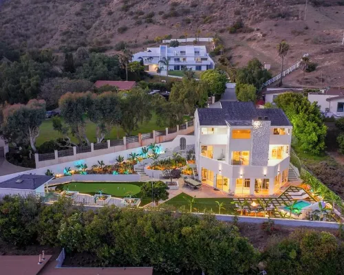 NEW!!! Ocean View Malibu Modern Home w/ Mini Golf & Spa Hotels in Malibu