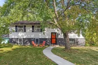 The Seasons - Family Friendly in the 'Burbs!