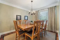 3 minute walk to nature trail