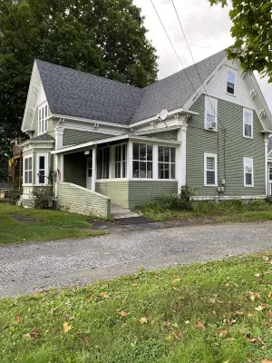 Holmes Haven A - Cozy Family Retreat Hotels in Ayers Cliff