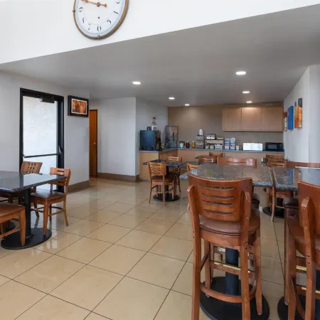 Super 8 by Wyndham Tucson/Grant Road Area AZ