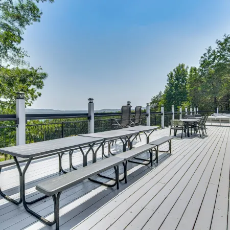 Lake View & Game Room on 3 1/2 Acres, Near Marina