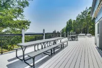 Lake View & Game Room on 3 1/2 Acres, Near Marina