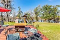 Lakefront Cabin in Brinson: Behind the Moon