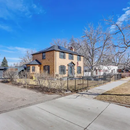 Half-mi to Unc: Historic Dtwn Greeley Home