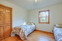 Benton Home on 50 Acres w/ Private Deck & Views! - Balcony