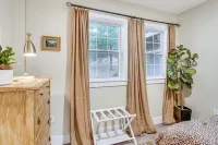 Airstream & Ocean View: Unique Gloucester Getaway - Sea View