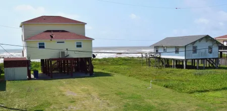 REESE'S RENDEZVOUS: Great Views of the Beach!