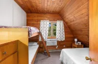 Cozy 2 bedroom 1.5 bath Lake House Cabin