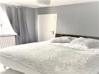 Cocon Pyrénéen Luxury Apartment with Terrace, Parking, Bike and Ski Room Hotel a Saint-Lary-Soulan