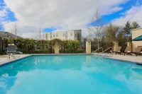 Hyatt Place UC Davis - Pools