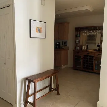 Lake Front Condo - You’ll never want to leave! Licensed. Air conditioned.