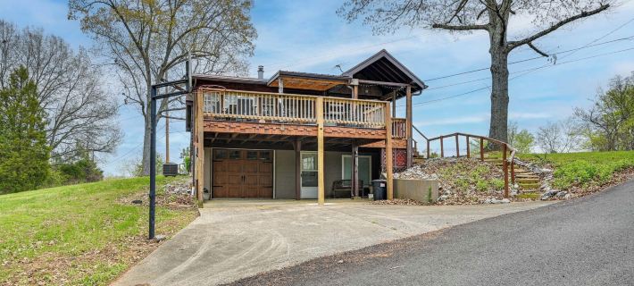 Country Escape Log Cabin Near Kentucky Lake! Hotels in Marshall County