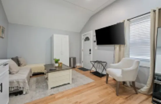 Lunavista Cozy Studio Hotels in Hempstead