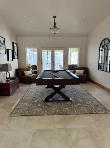 Serene Mini Estate in wonderful Encinitas w/ game room, AC, Sauna, Pool and Spa.