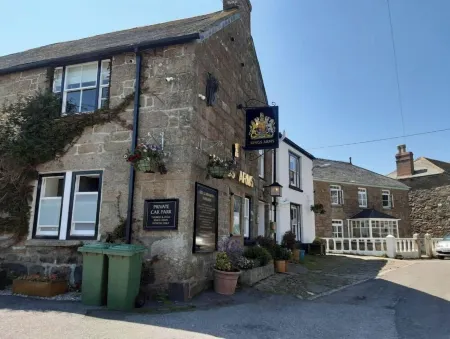 Beautiful cottage 1/2 mile from Mousehole Отели рядом с достопримечательностью «Penlee House Gallery & Museum»