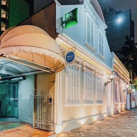 Ibis Styles Curitiba Centro Civico Отели рядом с достопримечательностью «Площадь Тирадентис»