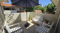Cozy 2-bedroom condo with WiFi, AC in lovely Lake Forest.