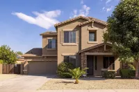 Main Floor King Room Plus 4 Bedroom Upstairs w/ Game Room & Heated Pool - Boutique