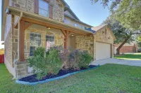 4 Mi to Tpc San Antonio: Cozy Getaway w/ Deck!