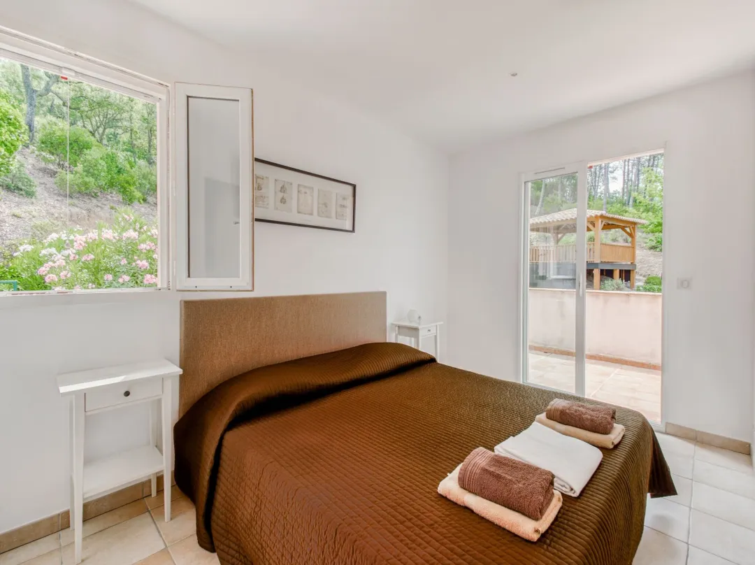 Villa In Le Muy With Private Pool & Forest - Var