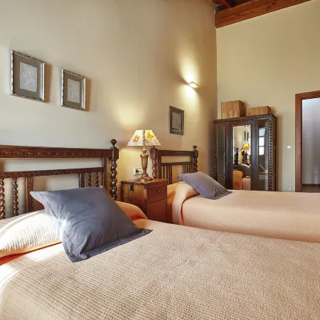 Mansion with Pool & Terrace Отели в г. Нава