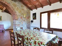 Tuscany Apartment with 2 Pools - pet friendly