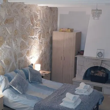 Lovely Studio in Strinilas with Its Own Pool