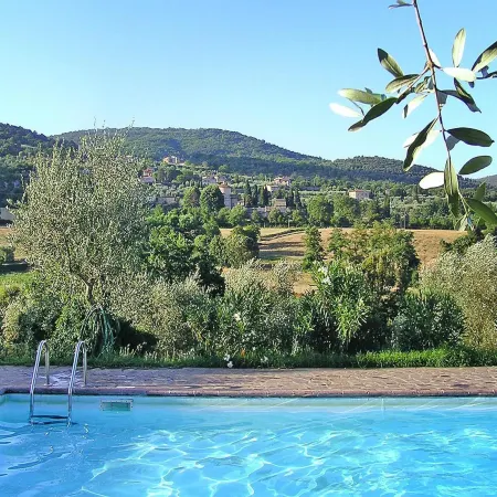 Charming House in Tuscany with Pool & Views