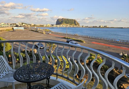 해뜨는집펜션 전경