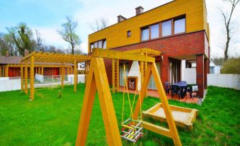 Holiday Home with Garden, Close to the Beach