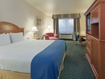 Holiday Inn Express Bakersfield