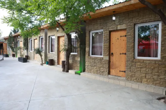 Grand Hotel Tbilisi Отели рядом с достопримечательностью «Авто Музей Тбилиси»