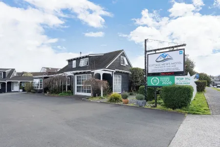 Cottage Mews Motel