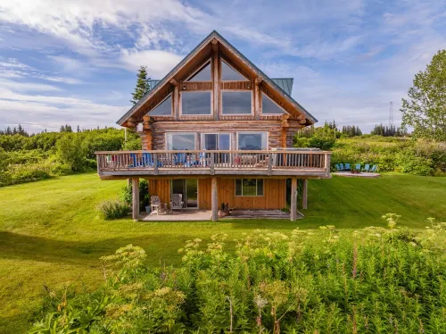 Gorgeous Log Home - Stunning Views, Hot Tub, Fire Pit,  Infrared Sauna, & Trail