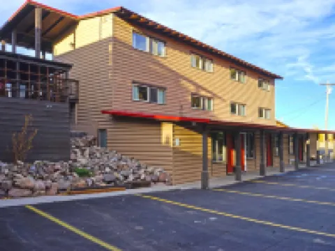 Four Seasons Lodge Hotels in South Fork