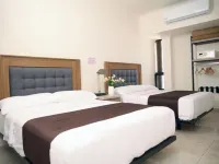 Hotel Grand Lion Hotels near El hoyo de simas