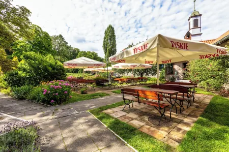 Kadyny Folwark Hotel & Spa Отели рядом с достопримечательностью «Provincial Hospital in Elblag»